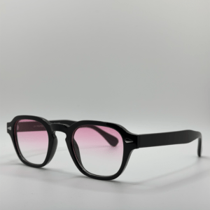 Lunette de soleil azure verre rose monture noire